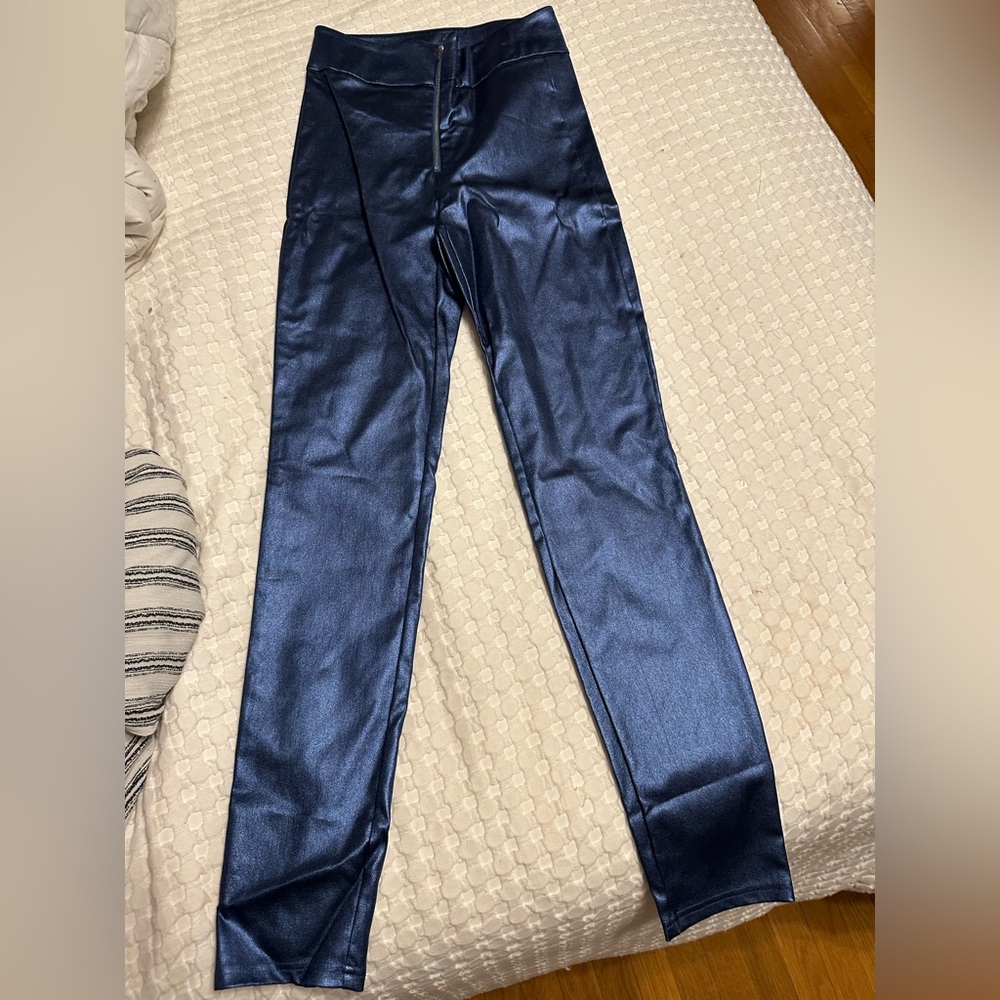 Skinny faux leather pants